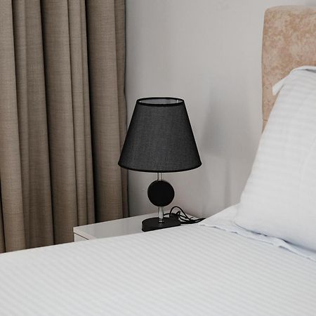 Riviera Hotel-City Center Vlorë 외부 사진