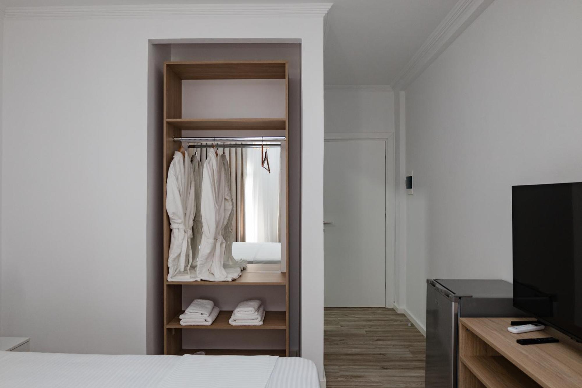 Riviera Hotel-City Center Vlorë 외부 사진