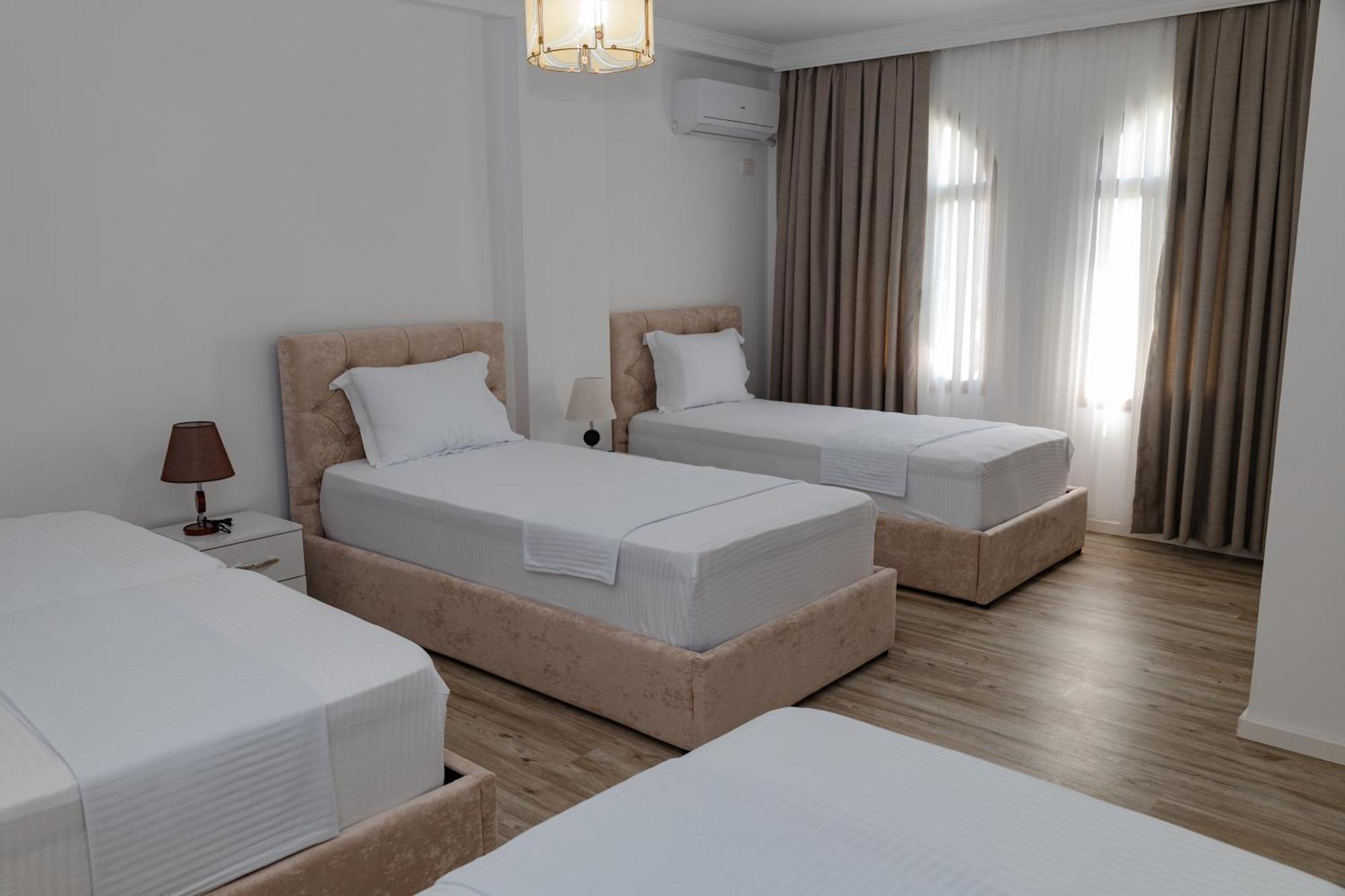 Riviera Hotel-City Center Vlorë 외부 사진