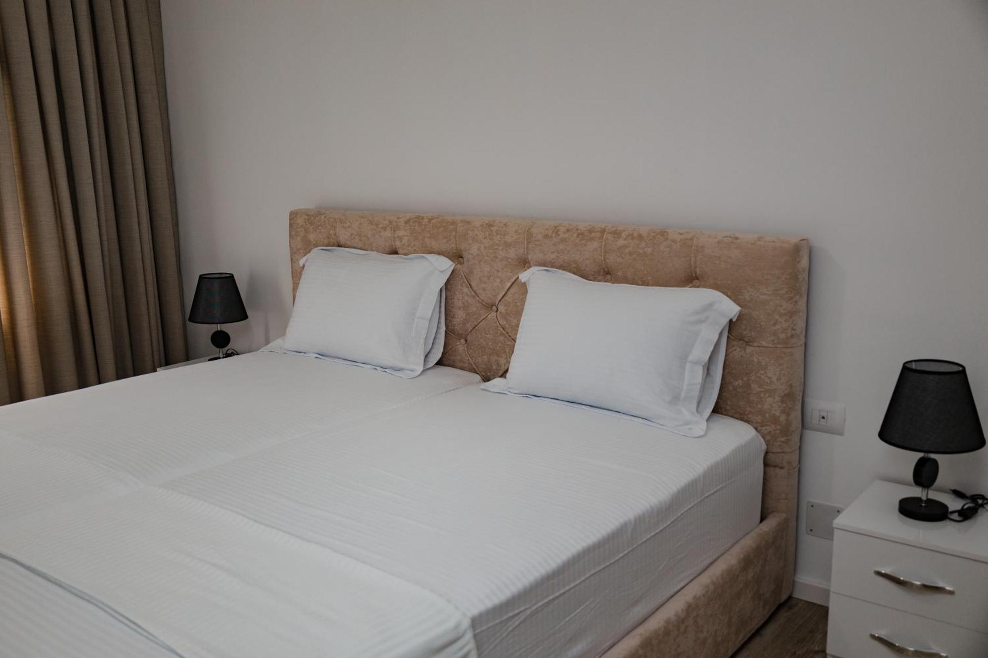 Riviera Hotel-City Center Vlorë 외부 사진