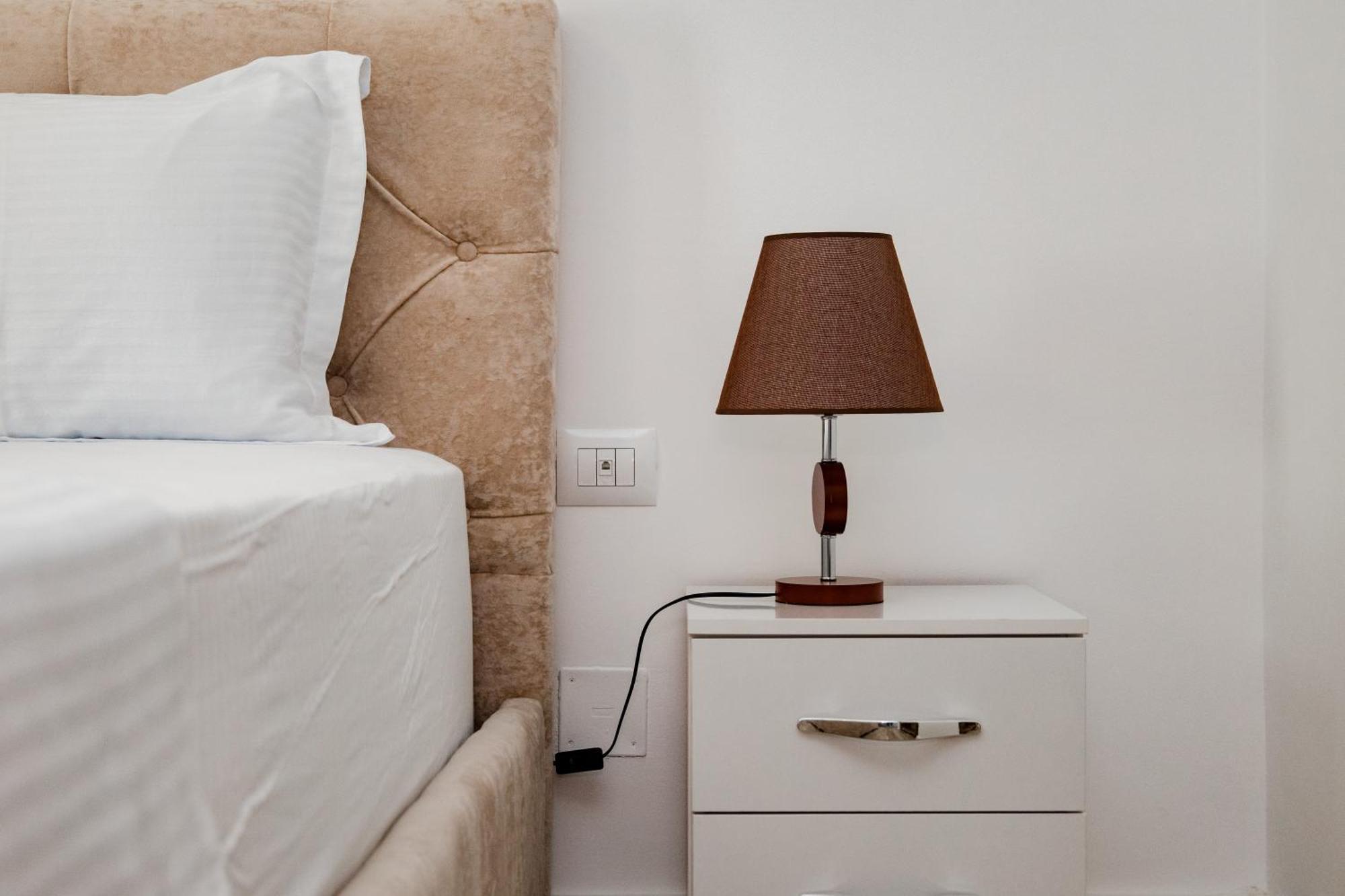 Riviera Hotel-City Center Vlorë 외부 사진