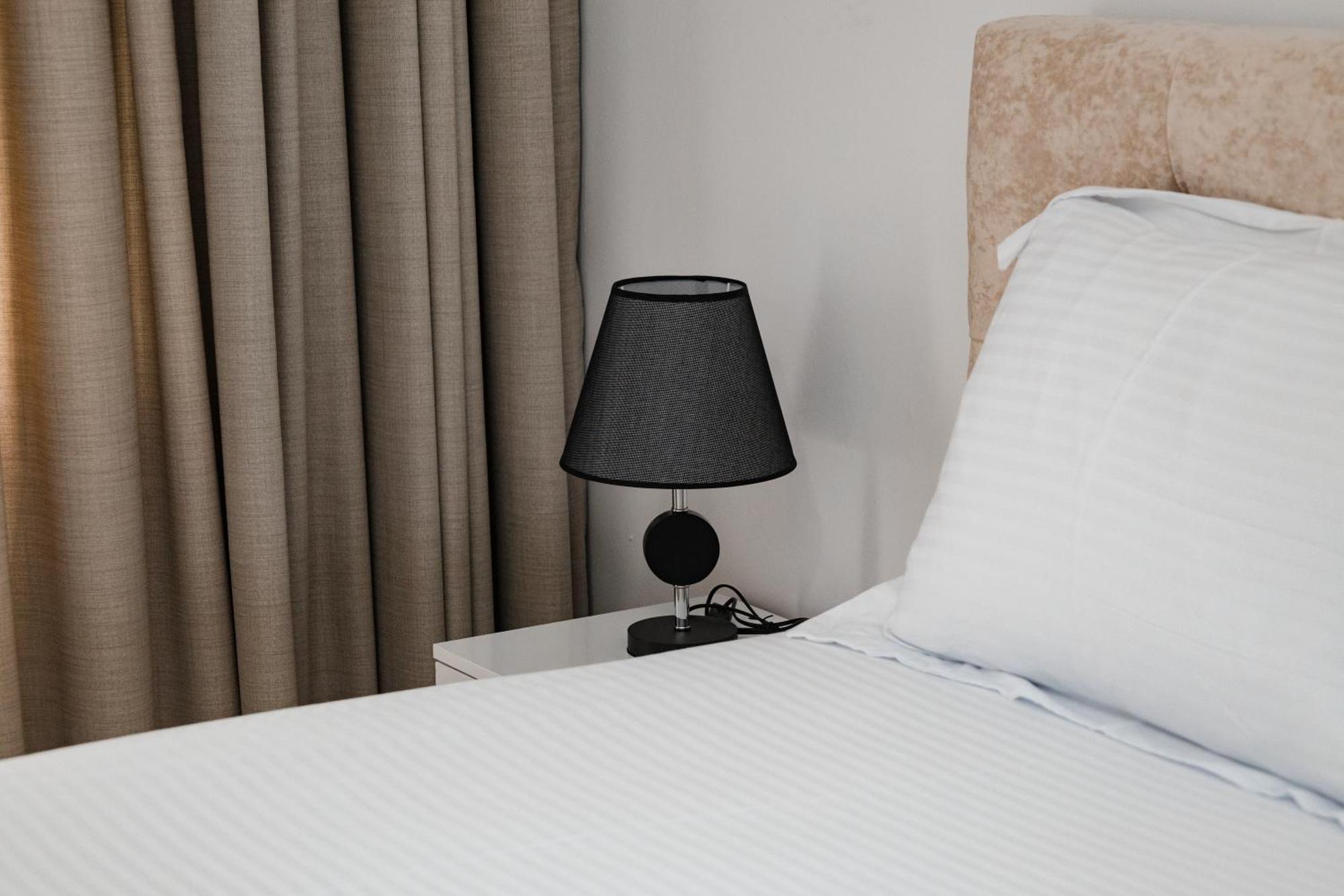 Riviera Hotel-City Center Vlorë 외부 사진