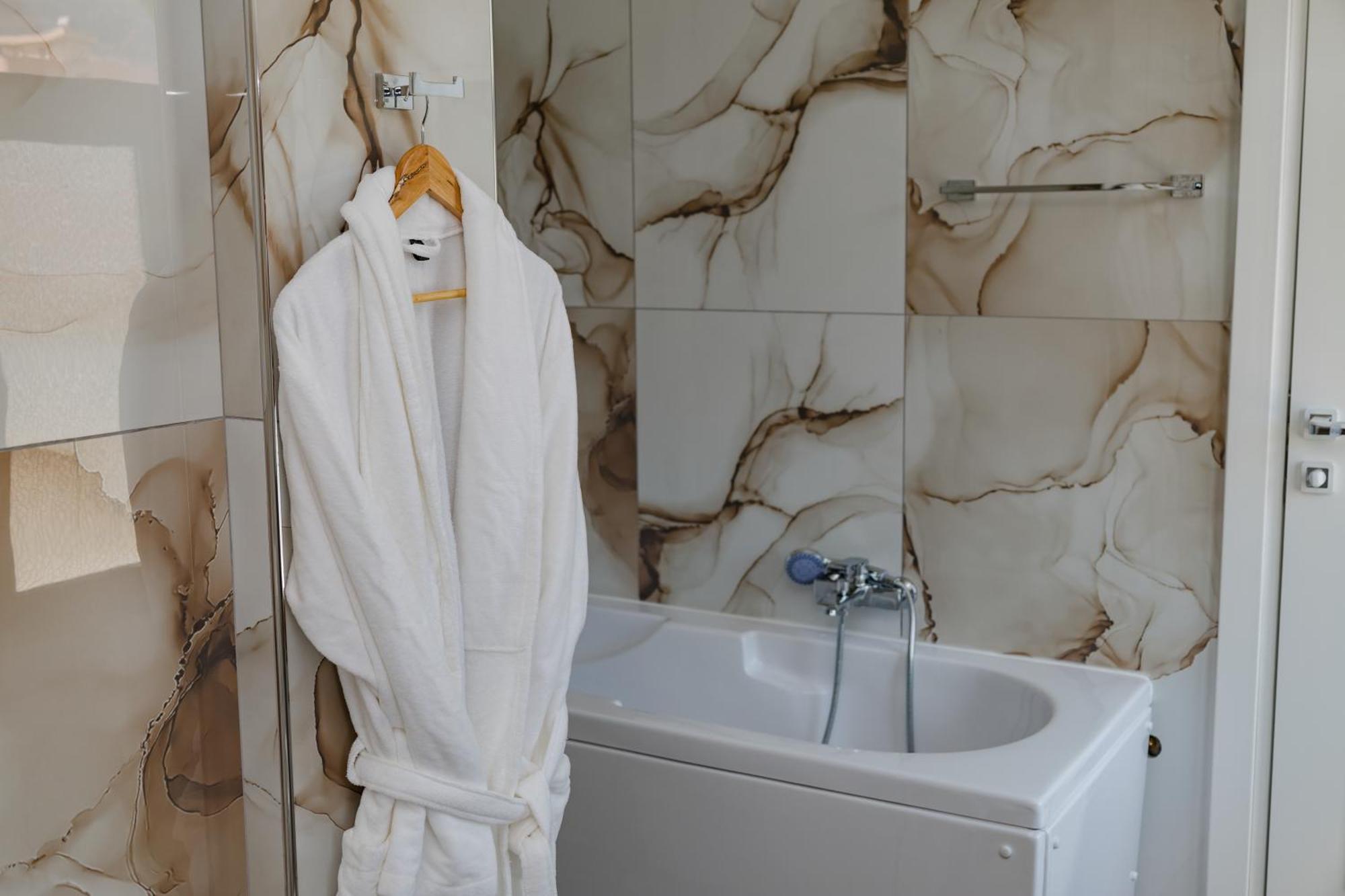 Riviera Hotel-City Center Vlorë 외부 사진