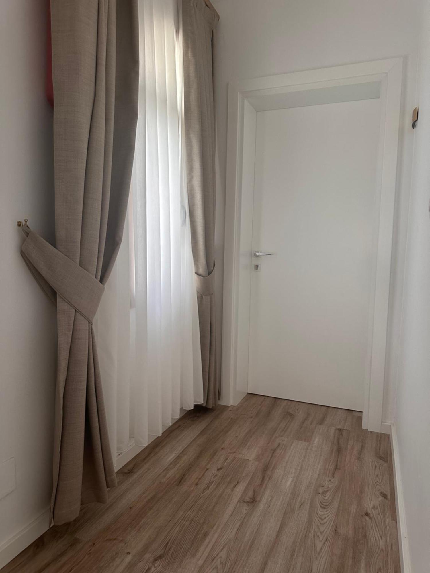 Riviera Hotel-City Center Vlorë 외부 사진